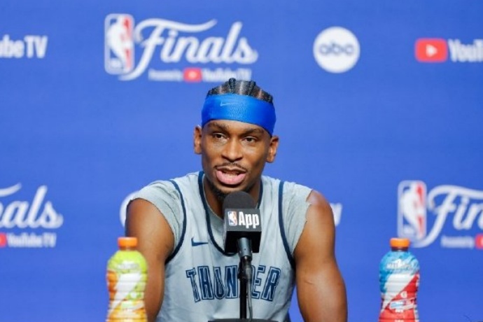 亚历山大在总决赛G3中出现6次失误，成为比赛转折点